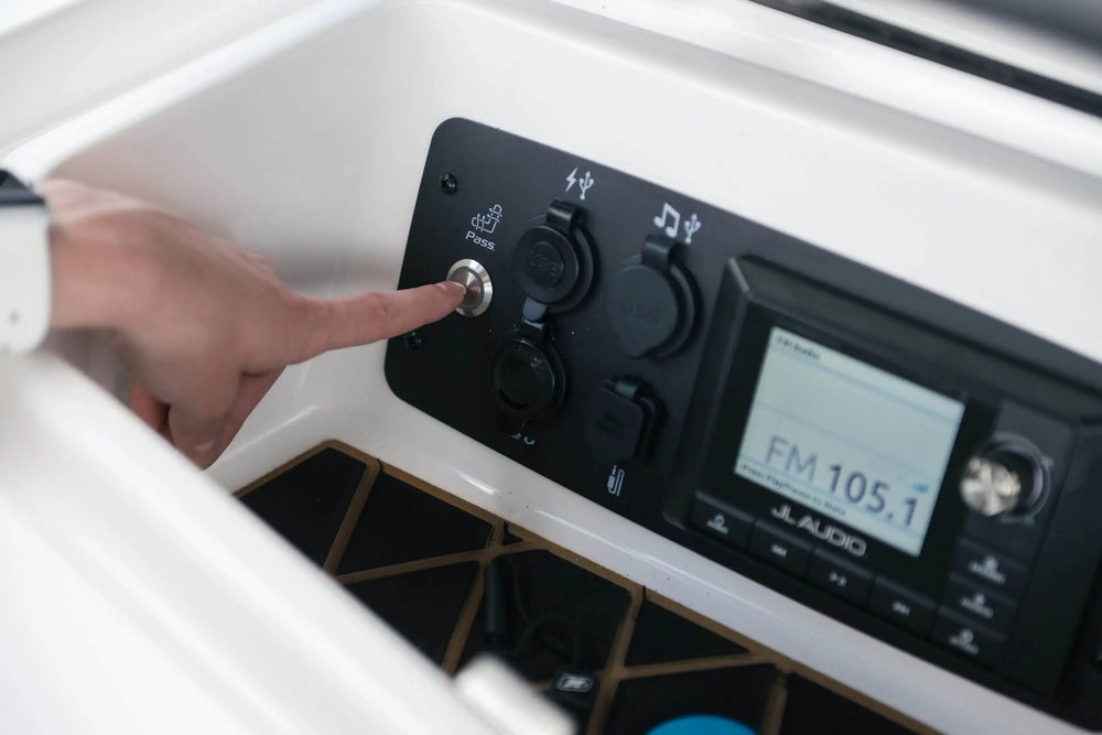 Ingenity GS22E Modern Electric Luxury Boat