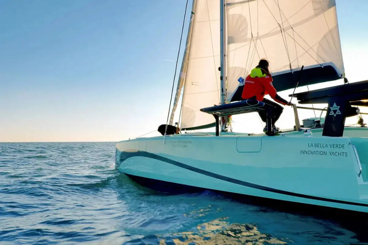 la_bella_verde_electric_catamaran_sailing
