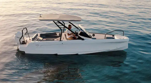 axopar_axe_electric_boat_starboard