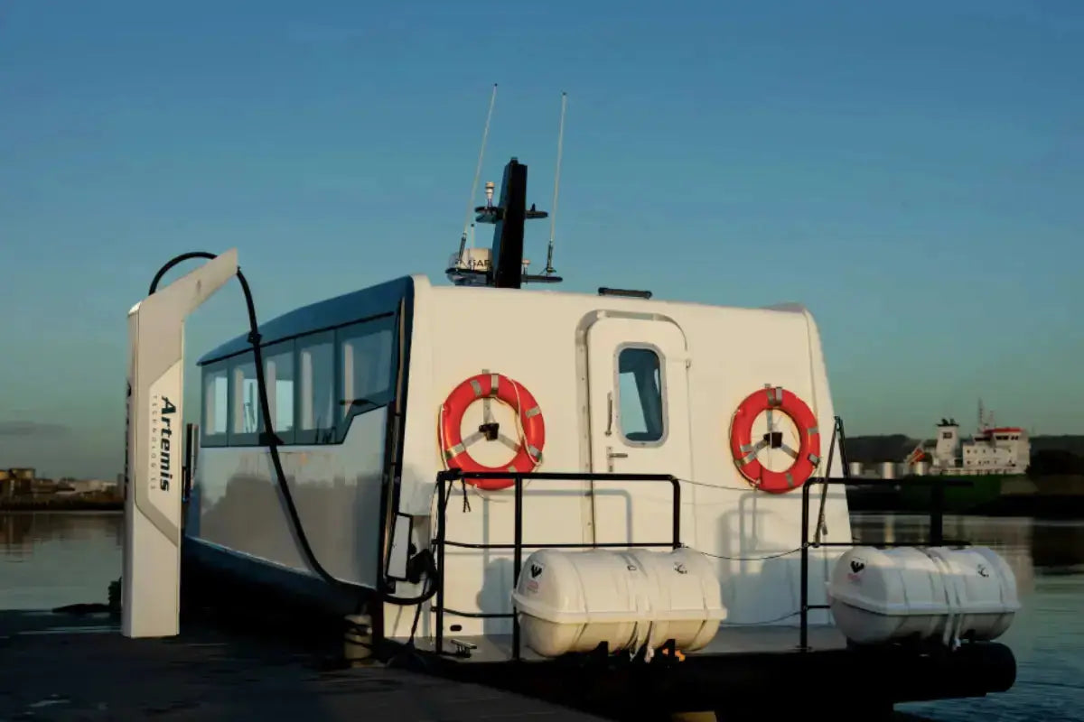 artemis_technologies_ef_12_electric_workboat_stern