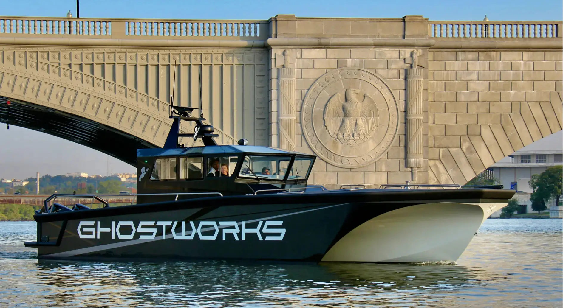 ghostworks_minerva_m40_electric_boat_on_calm_water