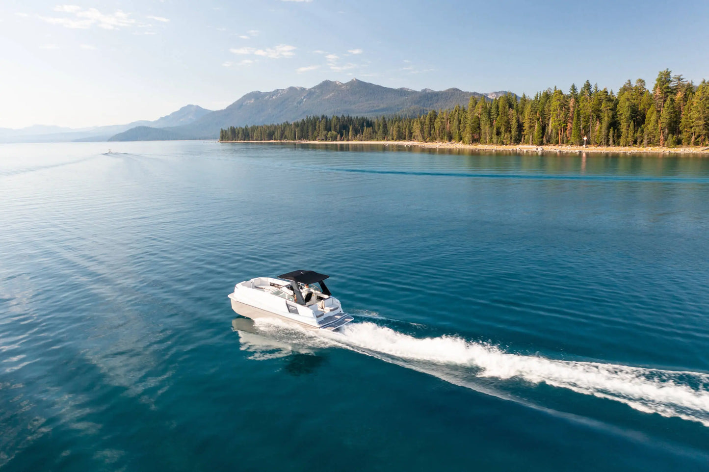 Ingenity EL Series Electric Luxury Boat Ingenity