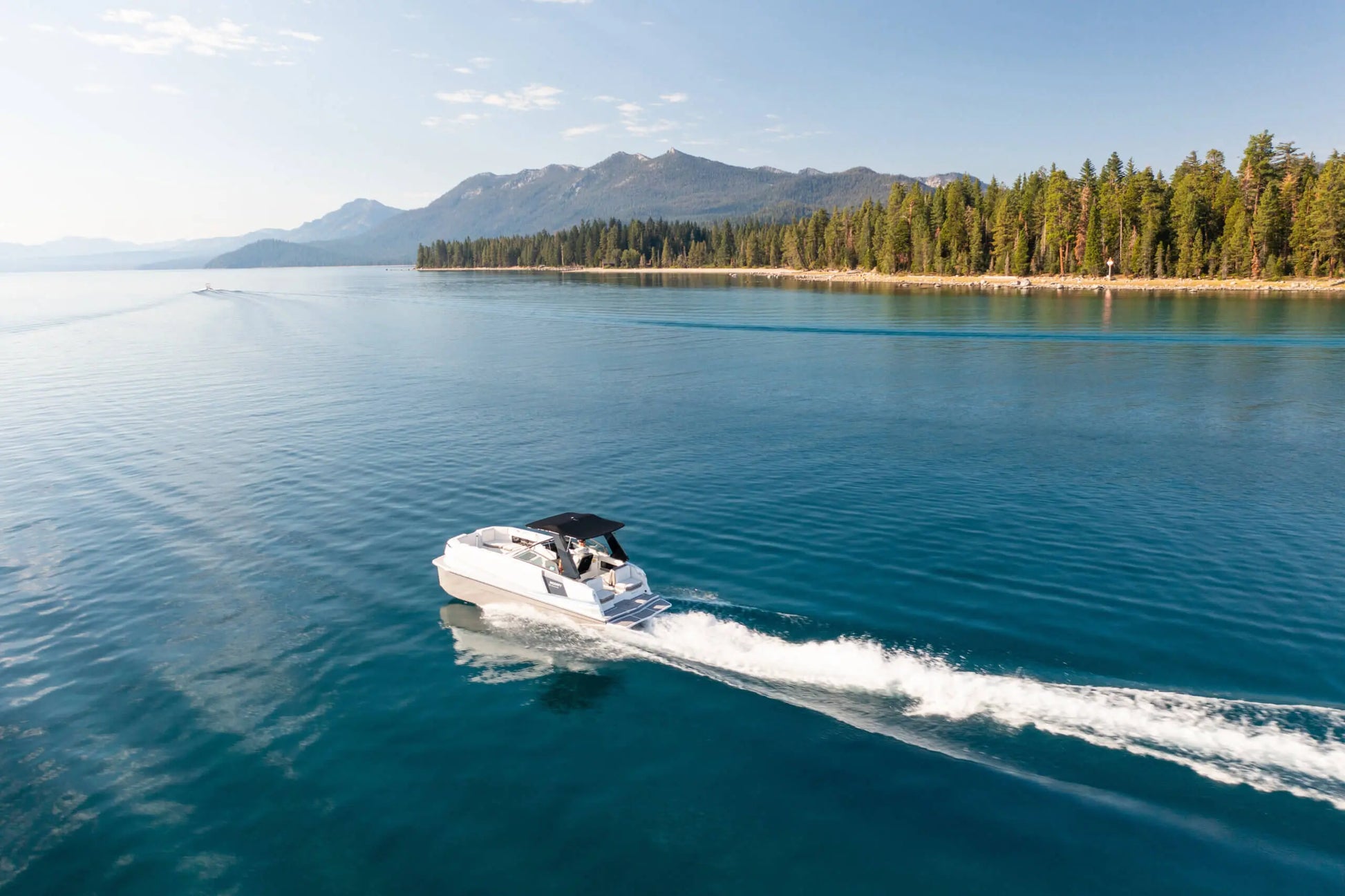 Ingenity EL Series Electric Luxury Boat Ingenity