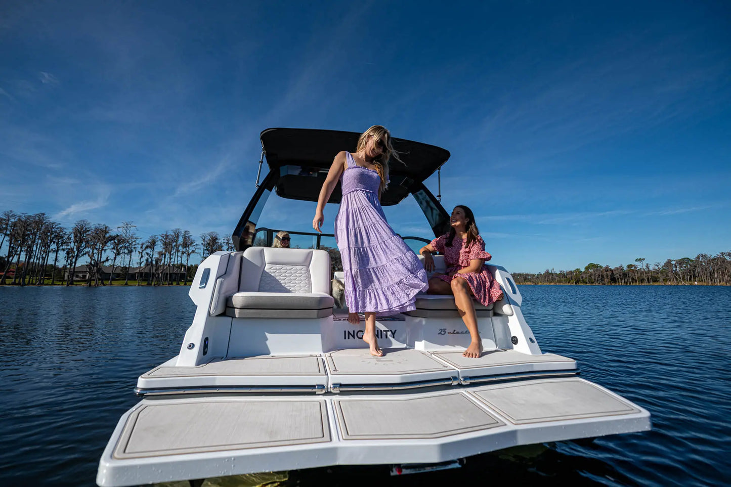 Ingenity EL Series Electric Luxury Boat Ingenity