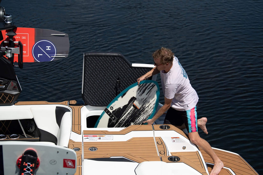 Ingenity Super Air Nautique GS22E Electric Towboat