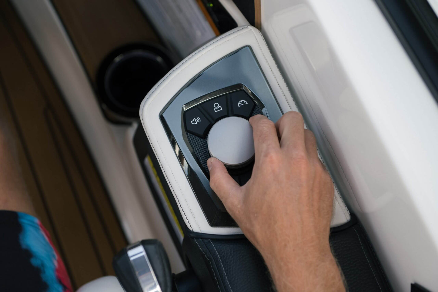 Ingenity Super Air Nautique GS22E Electric Towboat