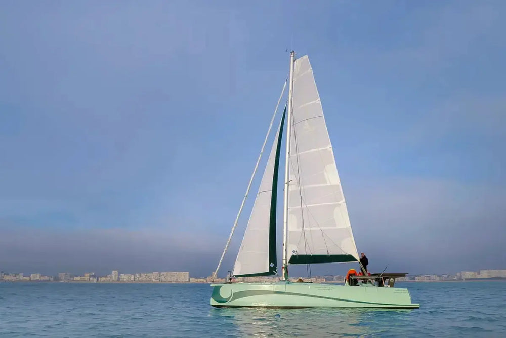 la_bella_verde_lbv35_electric_catamaran_with_solar