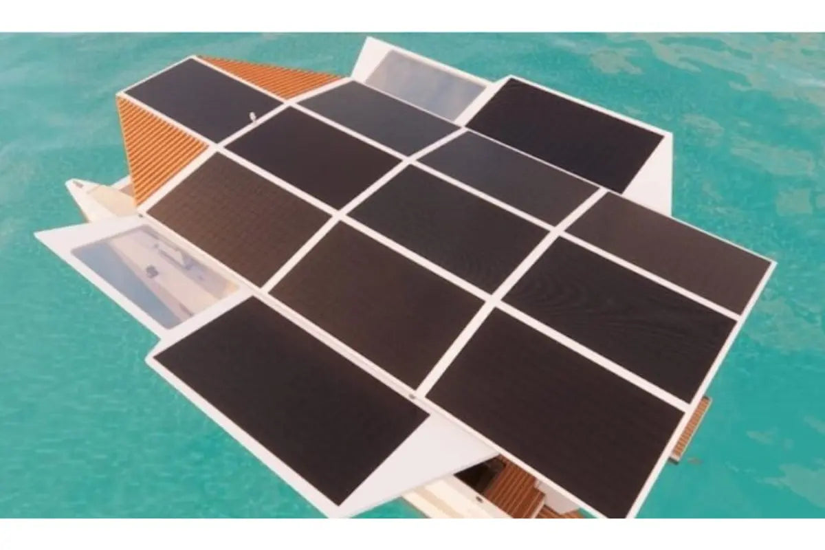 Solar panel on a Millikan M9 Electric Boat model with a green background