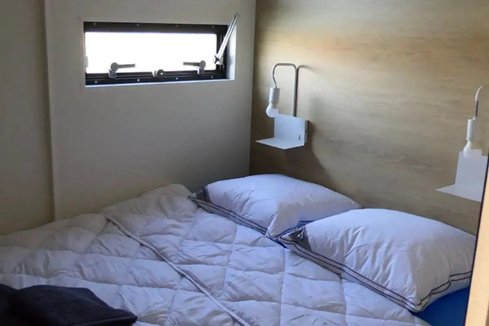 naviwatt_zenriver_electric_boat_cabin