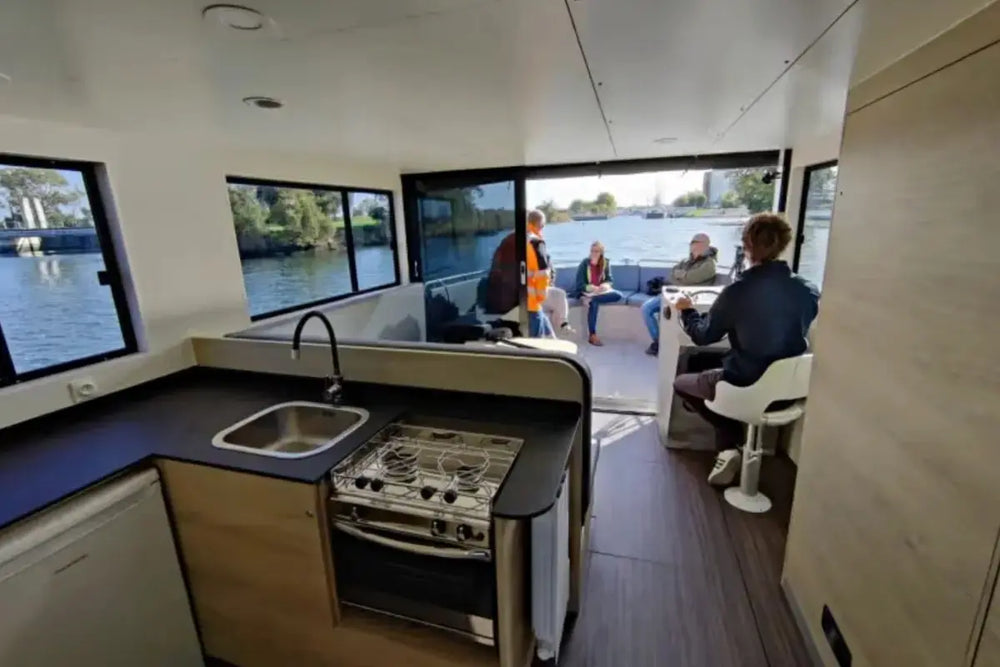 naviwatt_zenriver_electric_boat_interior