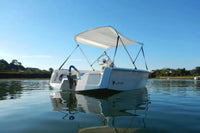 silennis_s010_electric_boat_on_the_water_stern