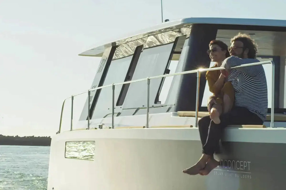 sun_concept_cat12_cruise_electric_boat_people_on_deck