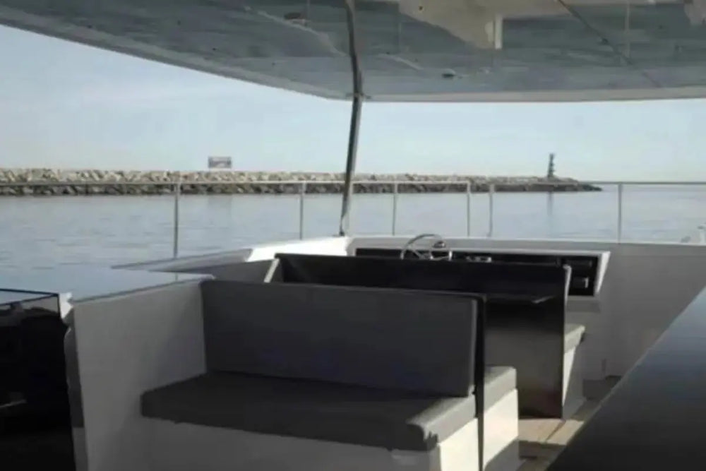 sun_concept_cat_12_lounge_electric_boat_interior