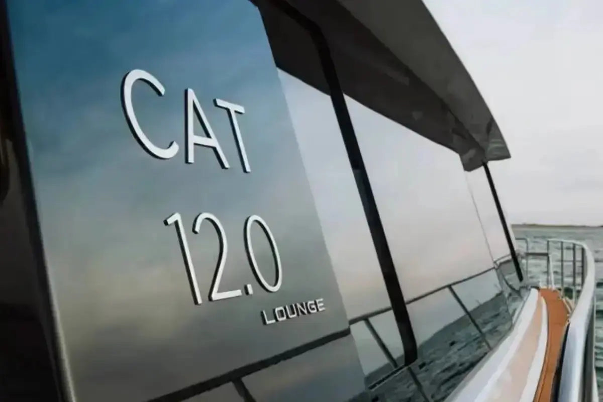 sun_concept_cat_12_lounge_electric_boat_with_solar
