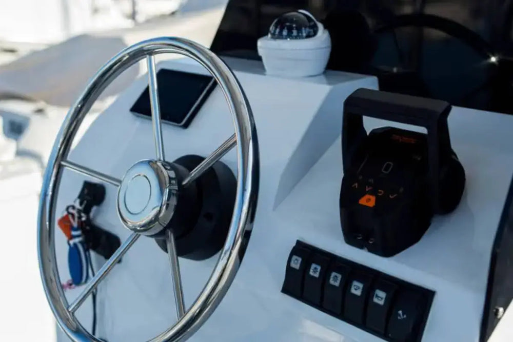 sun_concept_pro_9.0_oyster_electric_boat_controls