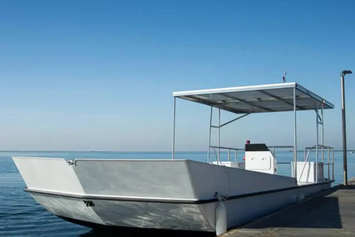sun_concept_pro_9.0_oyster_electric_boat_docked