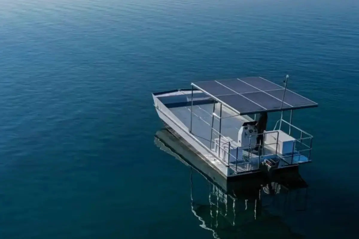sun_concept_pro_9.0_oyster_electric_boat_stern