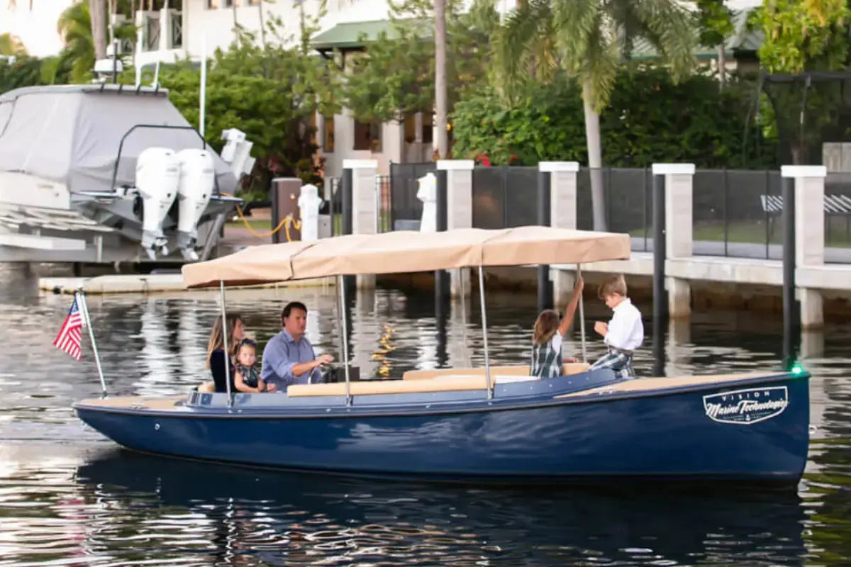 vision_marine_technologies_fantail_217_electric_boat