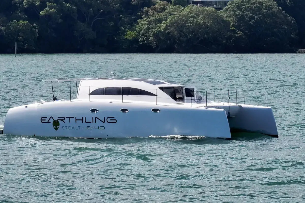 volta_e40_power_catamaran_starboard